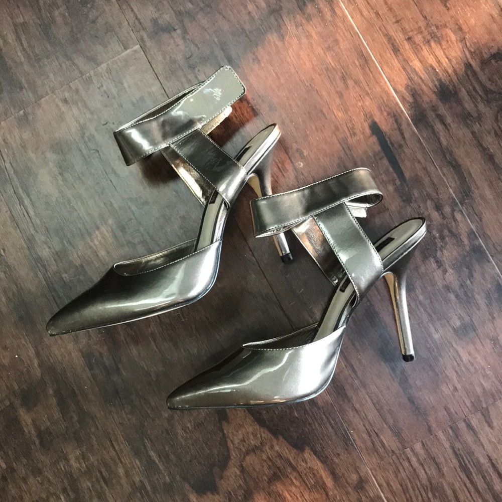 Steve Madden Silver Leather Heels